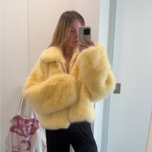 Faux Fur butter yellow Jacket